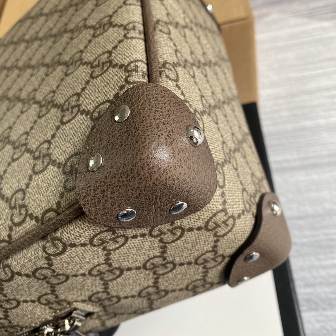 Gucci GG Shoulder Bag With Leather Details 626363